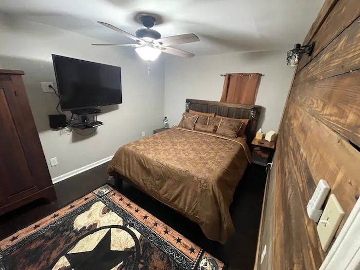 Eagles nest air bnb Picture 2