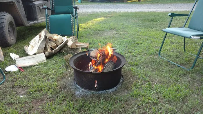 Parkland Village Campgrounds Picture 4