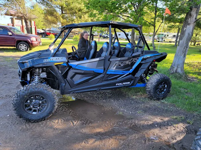 Parkland Village Campgrounds Picture 8