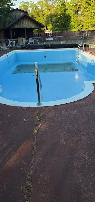 Parkland Village Campgrounds Picture 2