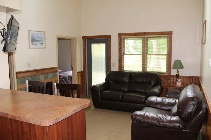 Hazlet Cottages on Carlyle Lake Picture 10