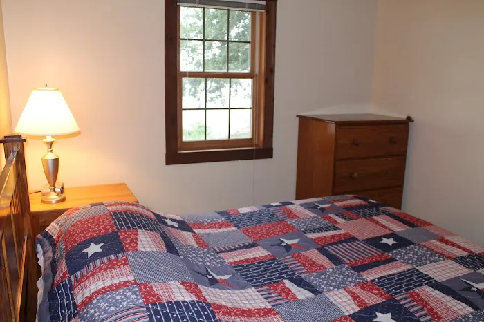 Hazlet Cottages on Carlyle Lake Picture 9