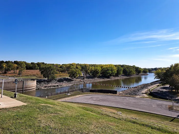 Carlyle Lake Dam West Campground Picture 2