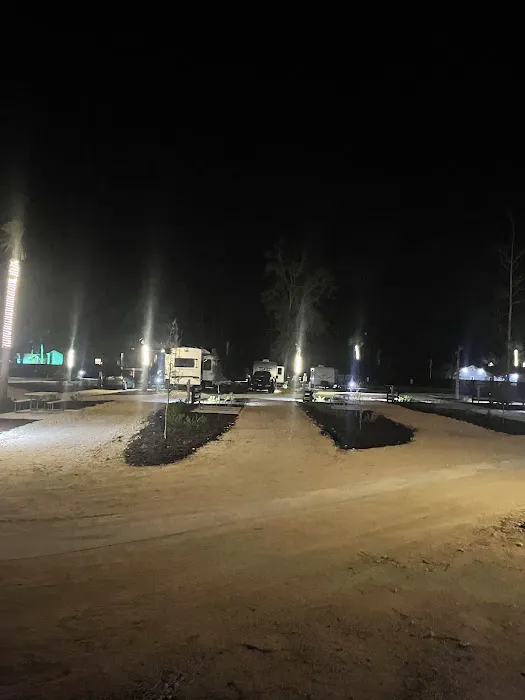 Glowing Palms RV Park, llc Picture 6
