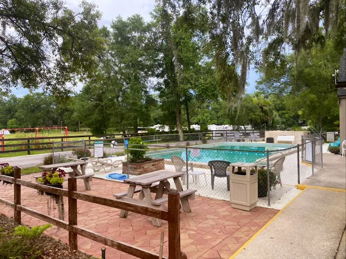 Highbanks Marina & Camp Resort Picture 6