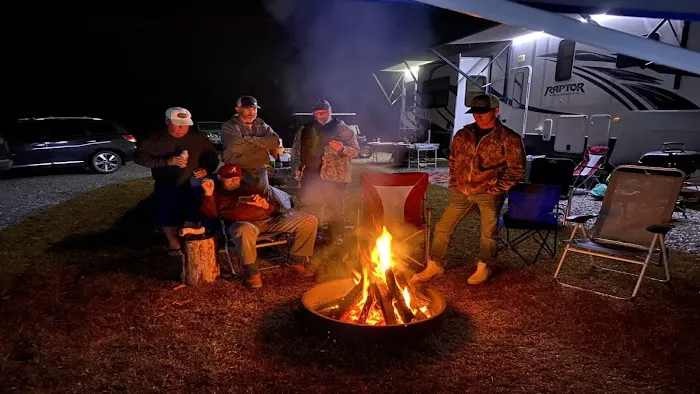 Holmes Creek Camping & RV Resort Picture 9