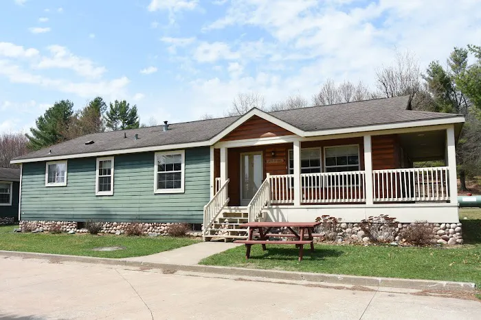 Riviera Resort Cabins & RV Rentals Picture 4