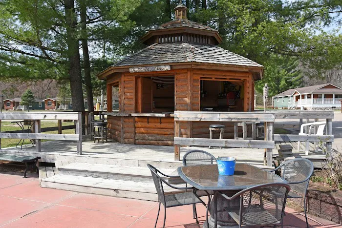 Riviera Resort Cabins & RV Rentals Picture 8