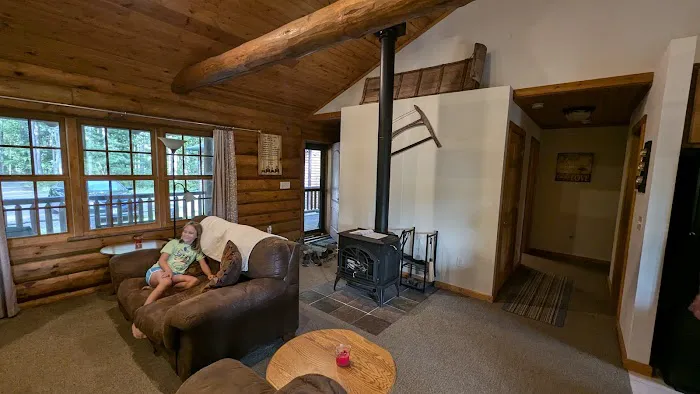 Trailshead Lodge-Arbutus Picture 1