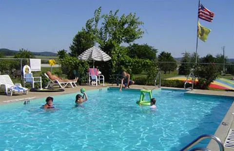 Hixton / Alma Center KOA Holiday Picture 1