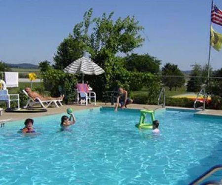 Hixton / Alma Center KOA Holiday