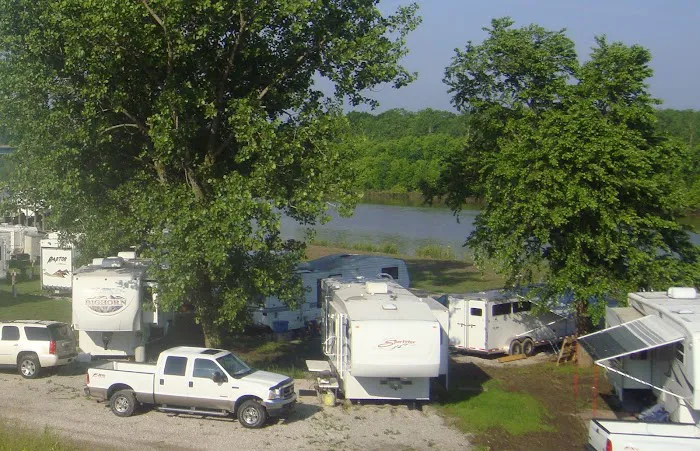 Kaskaskia River Camping & RV Park Picture 4