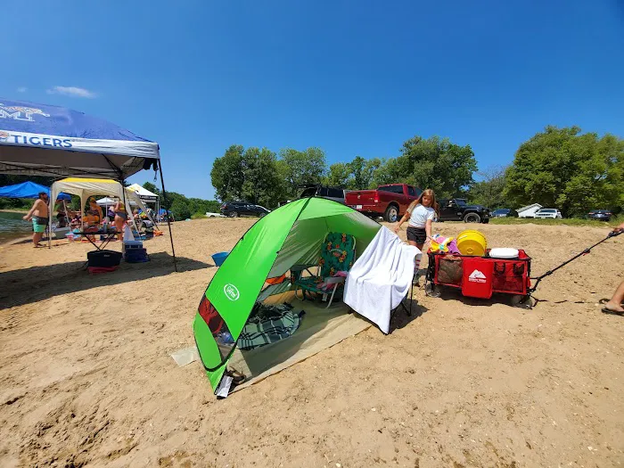 Shady Beach Campground Picture 10