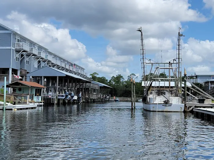 Kamp Keaton Picture 3