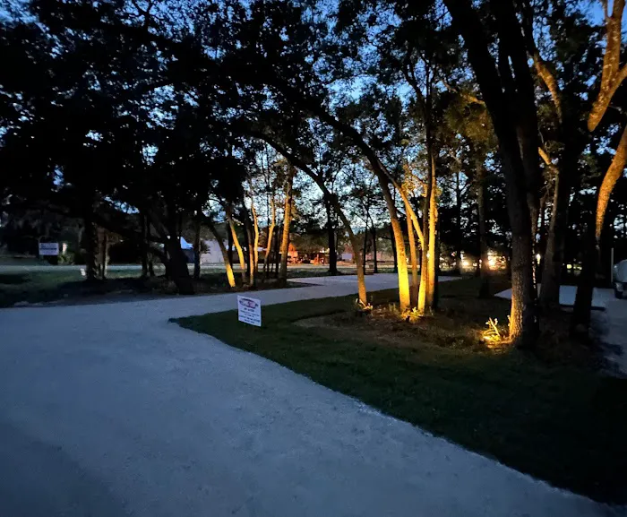 Big Z RV Resort Picture 2