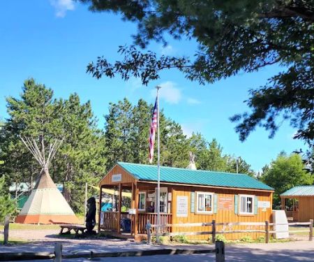 Au Train Beach Campground