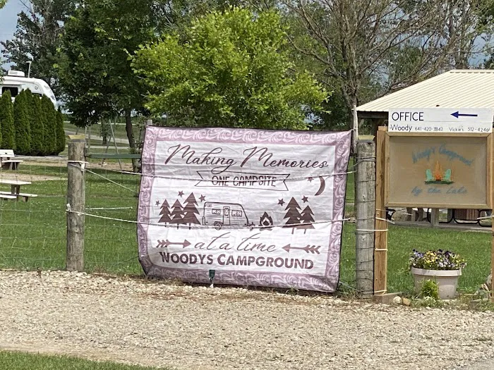 Woody’s Campground by the Lake Picture 4