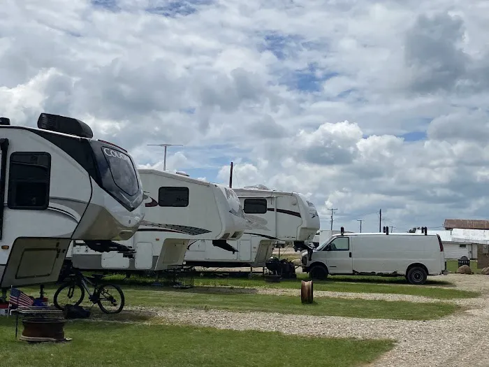 Woody’s Campground by the Lake Picture 1