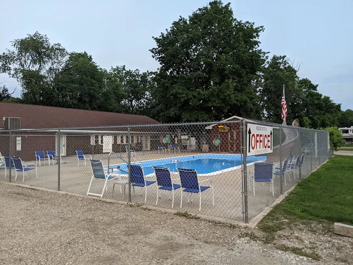 Camp At the Woods (Open Year Around) Picture 1