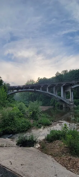 Round Spring Campground Picture 3