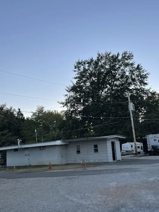 Travelers Camper Park Campground Picture 2