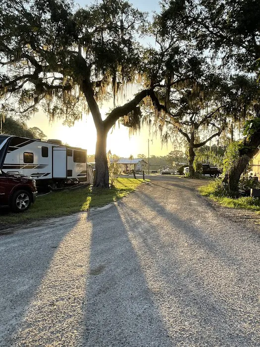 Mary's Fish Camp Picture 9