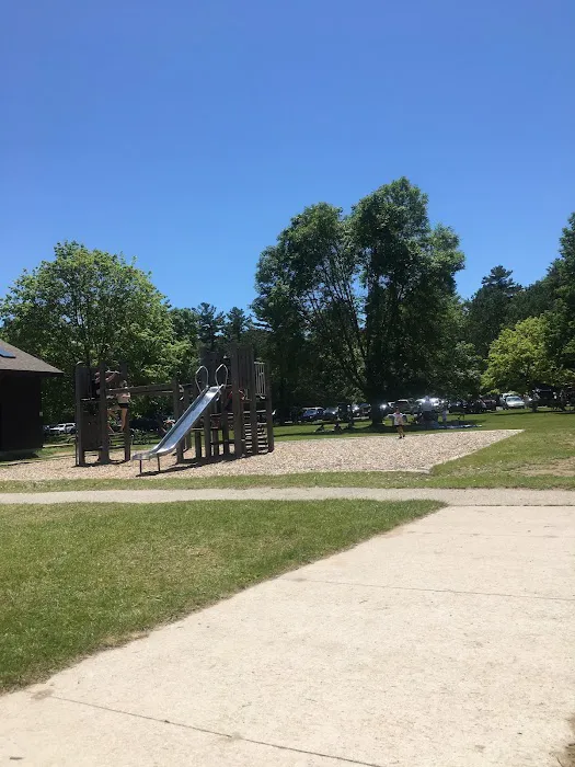 North Nicolet Bay Campground Picture 9