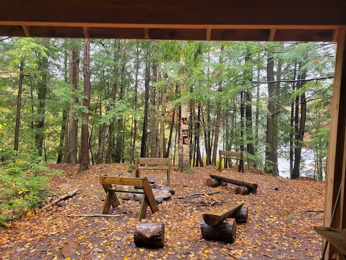 Dog Lake Shelter Picture 9