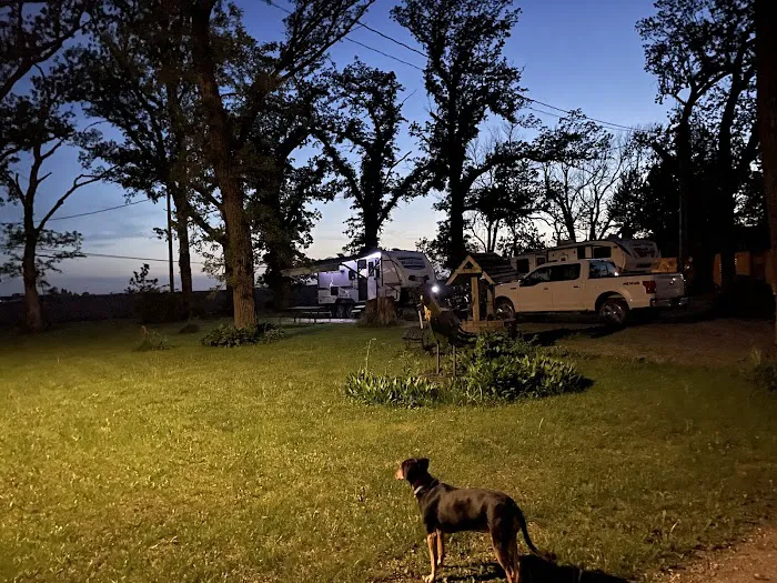 Shady Oaks RV Campground Picture 2