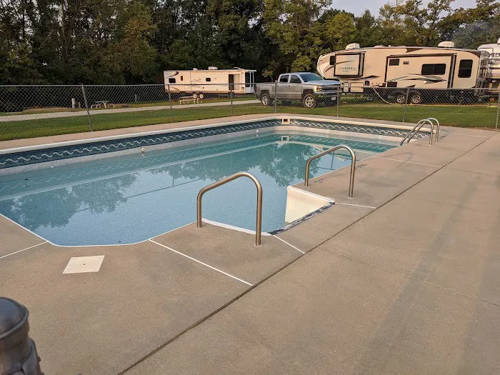 Outback Campground & Resort Picture 1