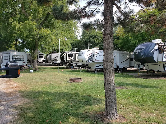 Cozy Corner Campground & RV Park Picture 8