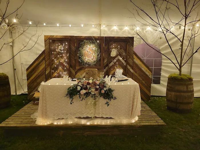 Holly Wood Hill Camping & RV and Crandon Saloon Event Center Picture 8