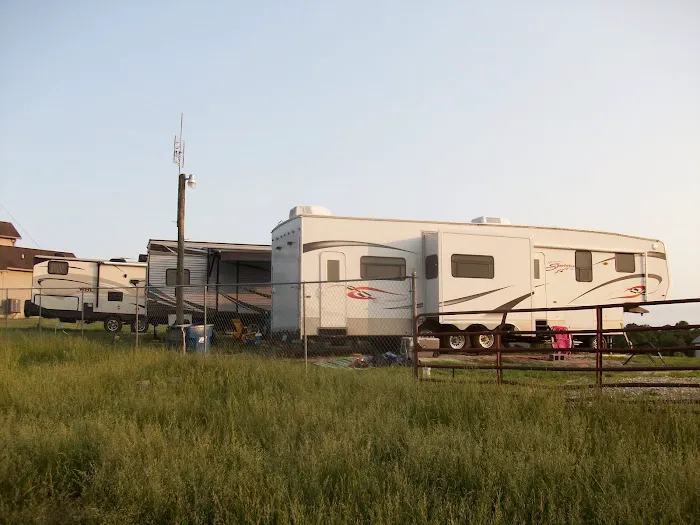 Hermann Horse RV and Camp park Picture 17
