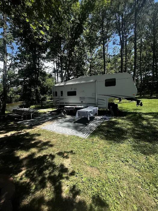 Jesse James River Resort Picture 7