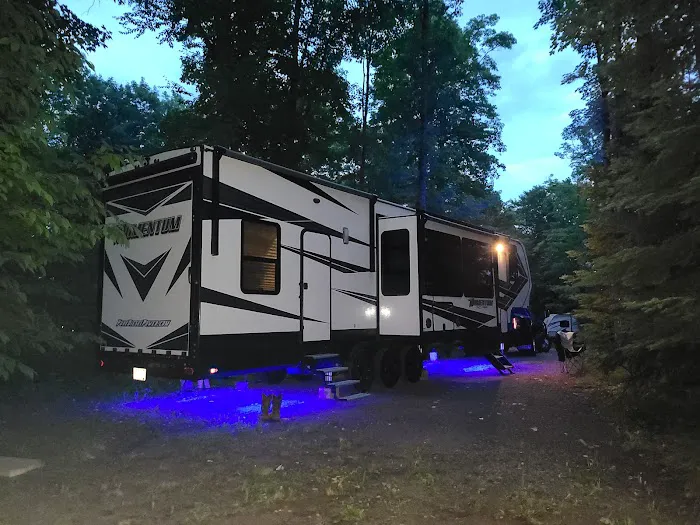 Trailside Hideaway LLC Picture 1