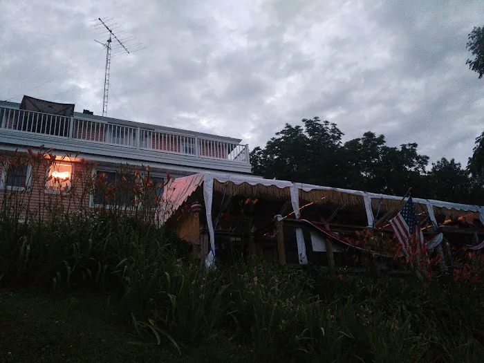 R & R Bar & Campground Picture 9