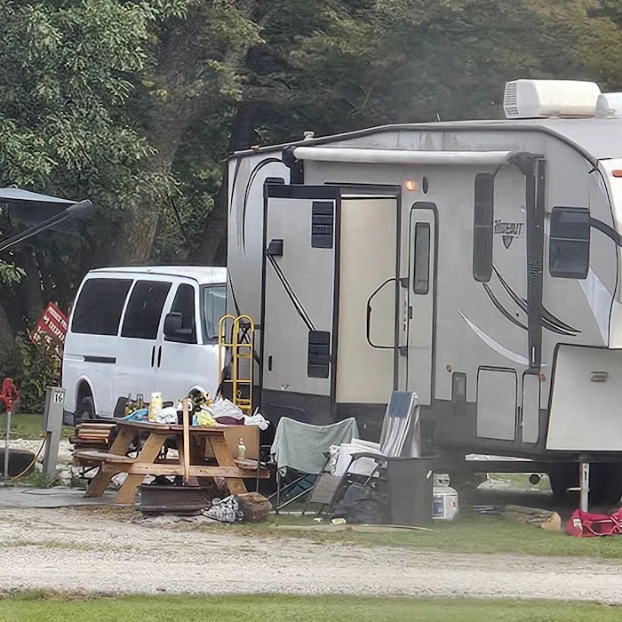 Wild Oak Campground Picture 5