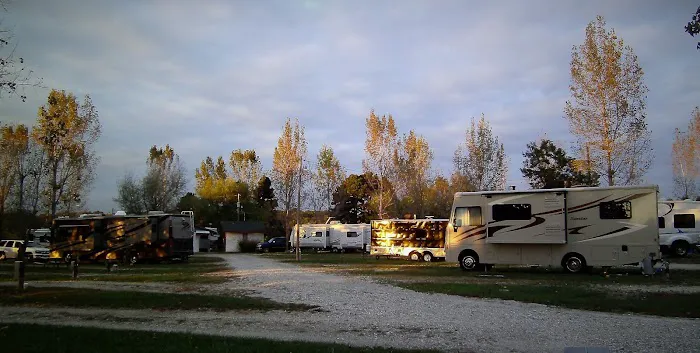 Lamplight Lane RV Resort at Glen Oaks Picture 8