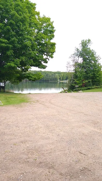 Ski-kwe zaag'igan (Squaw Lake) State Forest Campground Picture 1