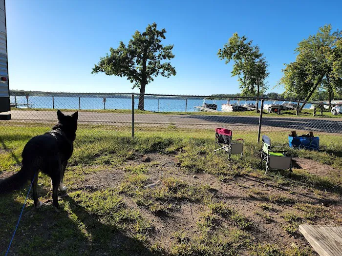 Roberds Lake Resort & Campgrounds Picture 4