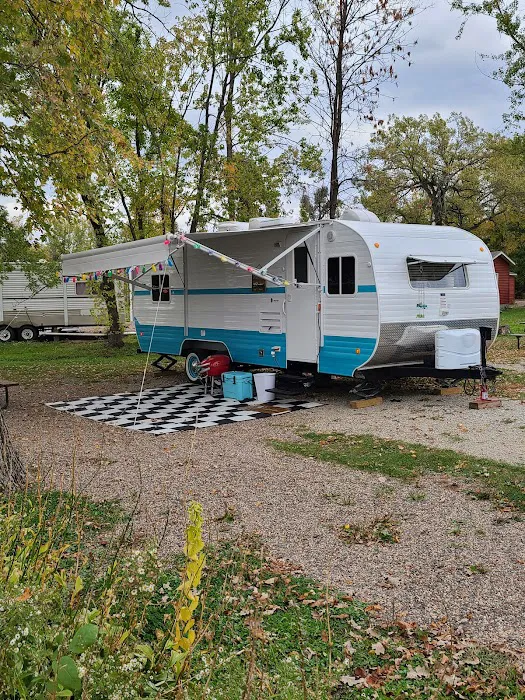 Roberds Lake Resort & Campgrounds Picture 10