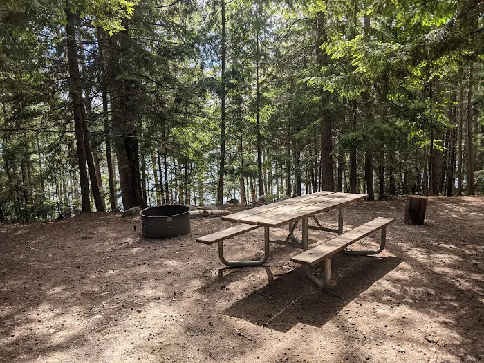 Luna - White Deer Lake Campground Picture 3