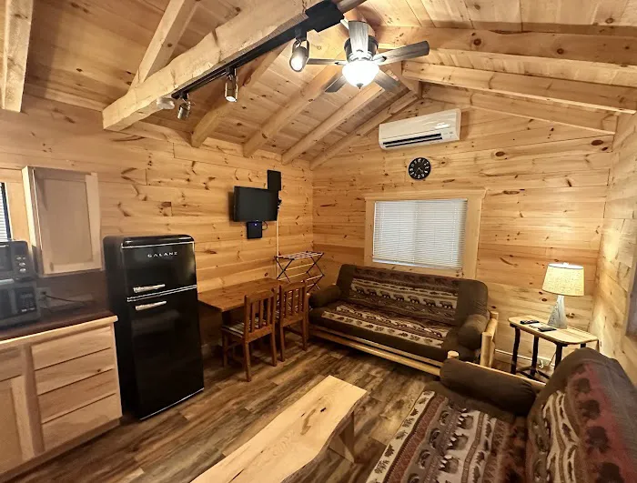 Chain O' Lakes Camping Resort Picture 6