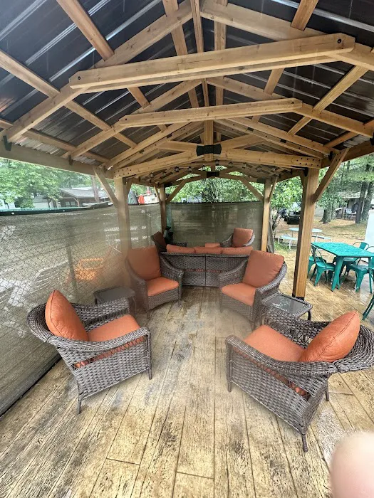 Chain O' Lakes Camping Resort Picture 5