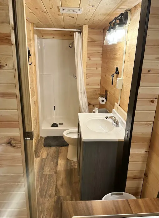 Chain O' Lakes Camping Resort Picture 3