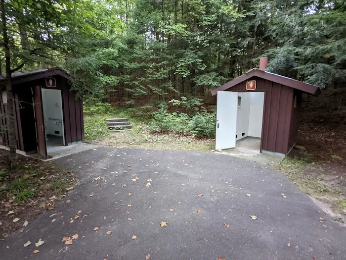 Anvil Lake Campground Picture 4