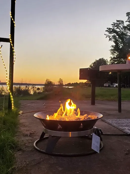 Hernando Point Campground Picture 4