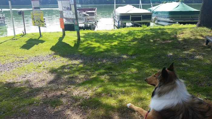 Wolf's Den Tavern & Resort Picture 6