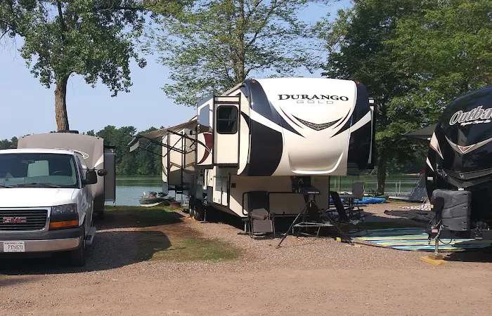 Wolf's Den Tavern & Resort Picture 7