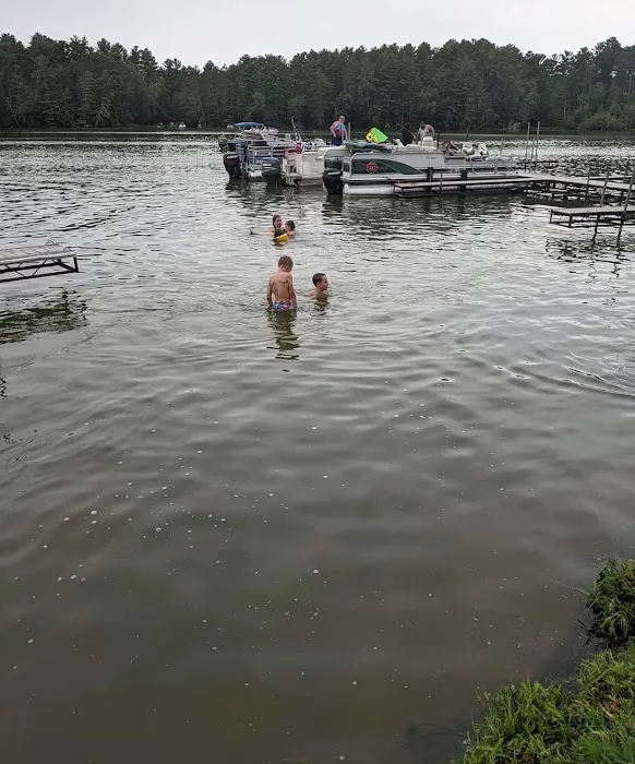 Wolf's Den Tavern & Resort Picture 2